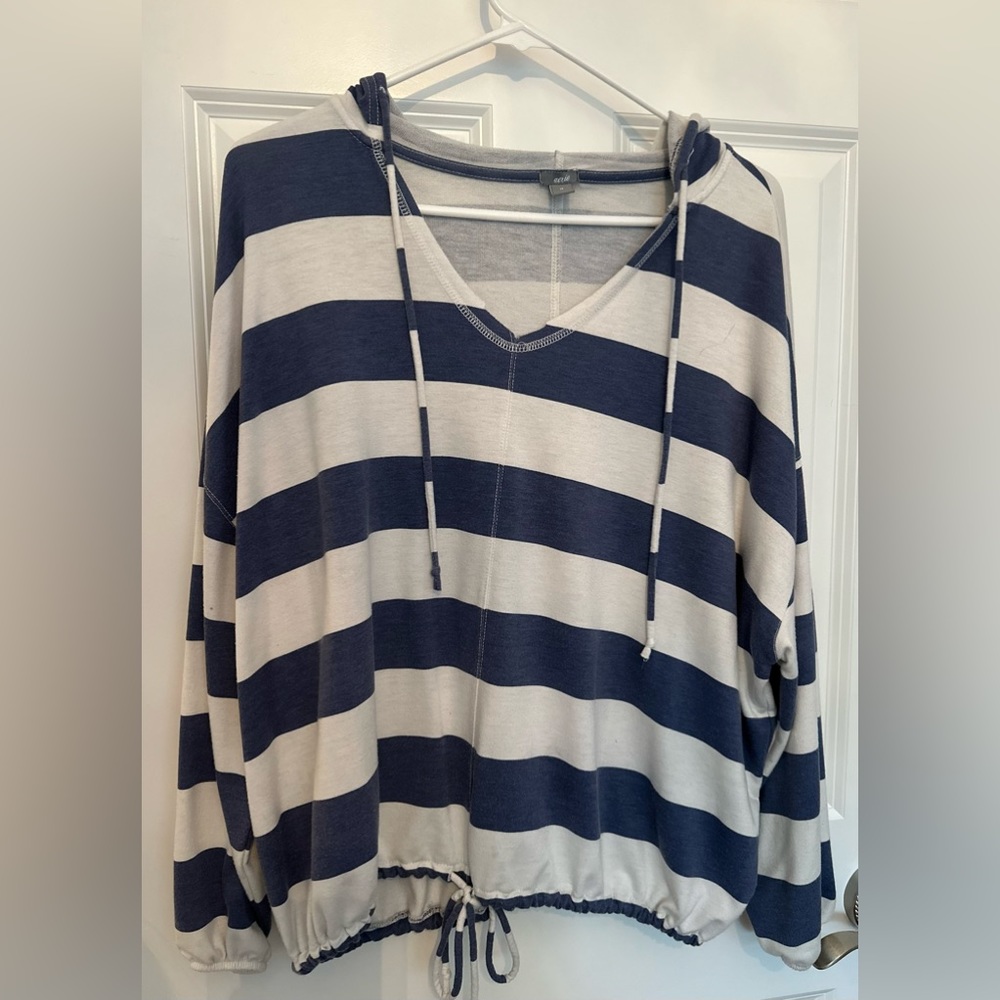 Aerie hoodie sweater size M